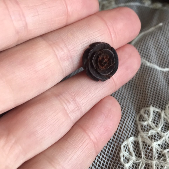 Wooden Rose 8 gauge Stud Earrings 🌹🌹NEW - Picture 3 of 5